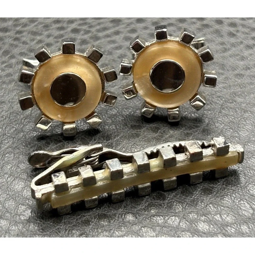 Vintage Swank Cog Sunburst Honey Color Inlay Silver Tone Cufflinks Tie Clip Set